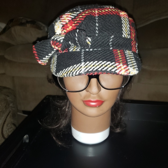 Cute plaid hat with a bow - Picture 6 of 12